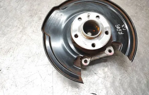 Rear wheel hub spindle/knuckle