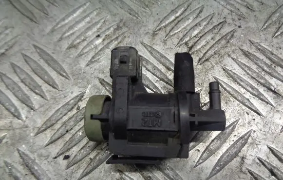 Volkswagen Polo IV 9N3 Vacuum valve 1J0906283A