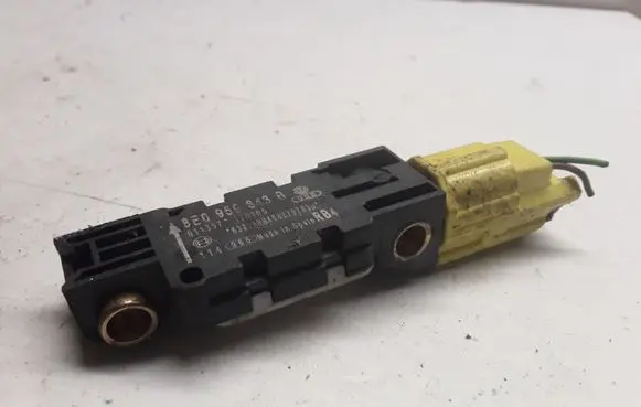 Audi A4 S4 B7 8E 8H Airbag deployment crash/impact sensor 8E0959643B