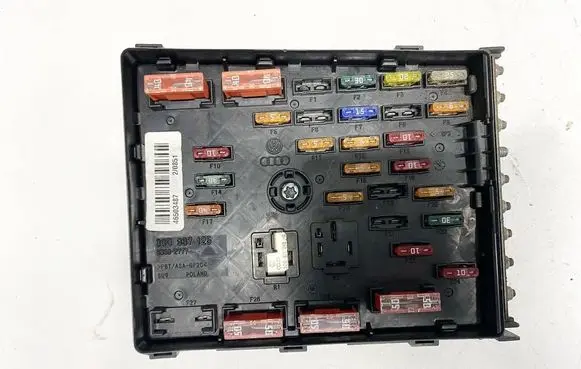 Volkswagen PASSAT B6 Fuse box set 3c0937125 6359-2777