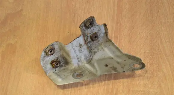 Renault Laguna III Fender mounting bracket 620430008R