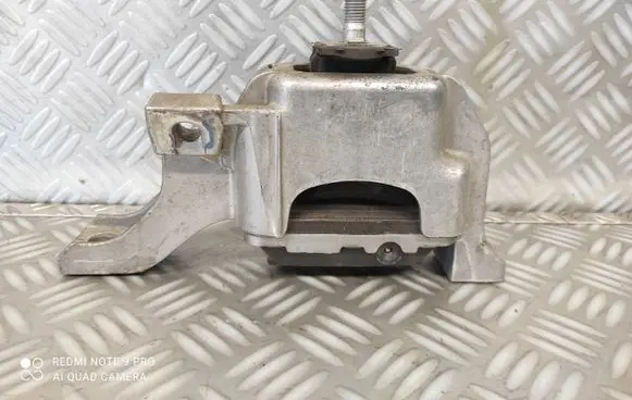 Mini Cooper Countryman R60 Engine mount bracket 6851173