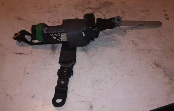 Volvo V70 Front seatbelt A83-3