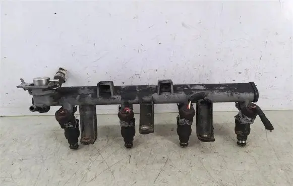 Peugeot 406 Fuel main line pipe 9621783580