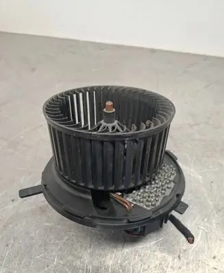 Volkswagen Touran I Heater fan/blower F995749D 1K1820015F