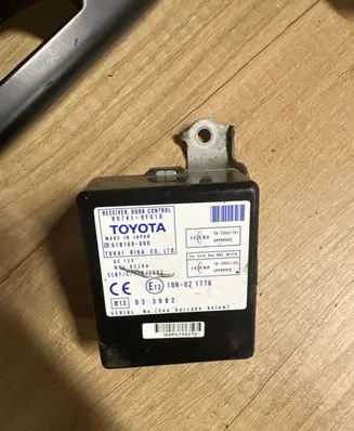 Toyota Corolla Verso AR10 Door control unit/module 897410F010 10R021776 61B168000