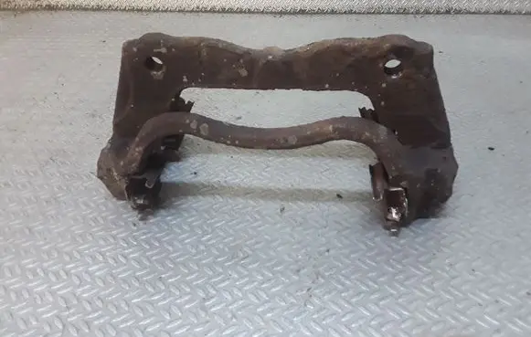 Toyota Avensis T270 Front Brake Caliper Pad/Carrier 