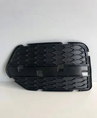 Audi Q3 8U Front bumper lower grill 8U0807151F