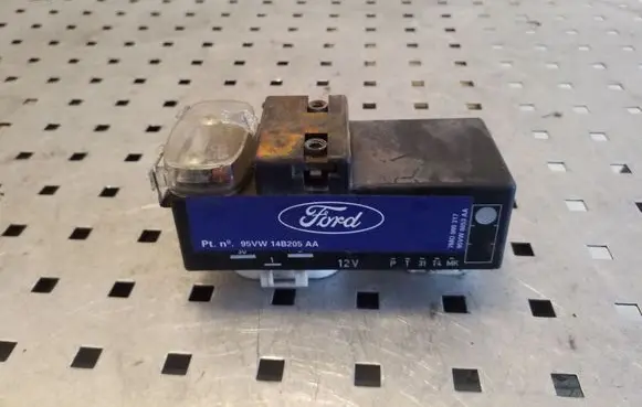 Coolant fan relay