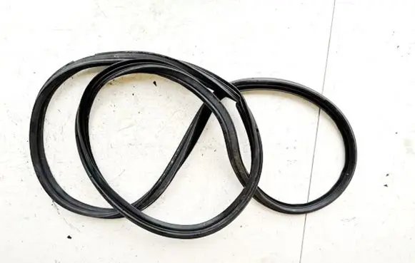 Rubber seal rear door