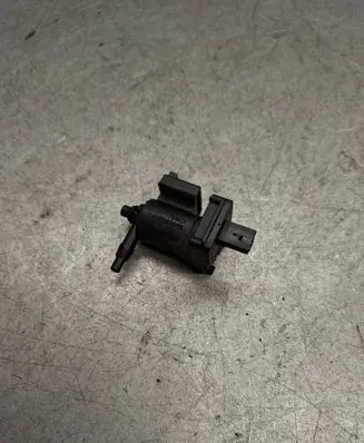 Mercedes-Benz C W203 Turbo solenoid valve A2038000178 A2036000178