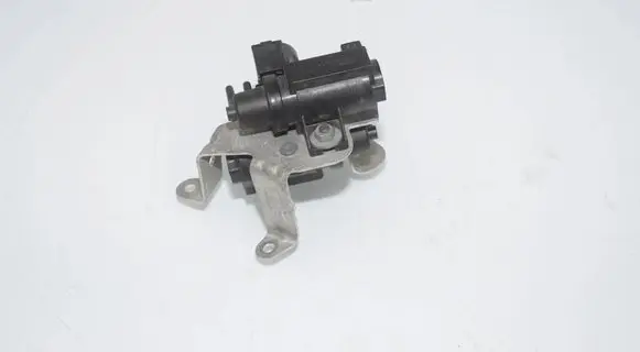 BMW X5 F15 Turbo solenoid valve 7626351 11747626351 7584628