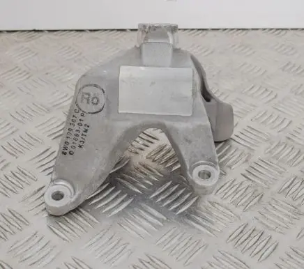 Audi A4 S4 B9 8W Engine mounting bracket 8W0199307C