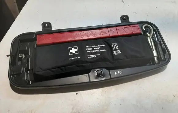 BMW 5 F10 F11 Tool box 6788803 15361710