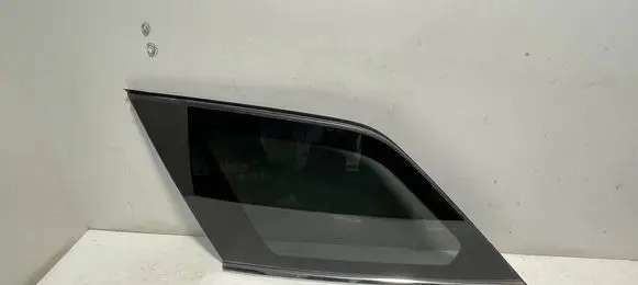 Peugeot 5008 II Rear side window 9812842380 37075