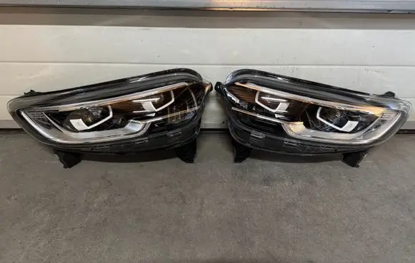 Renault Kadjar Headlights/headlamps set 260105759R 260603013R