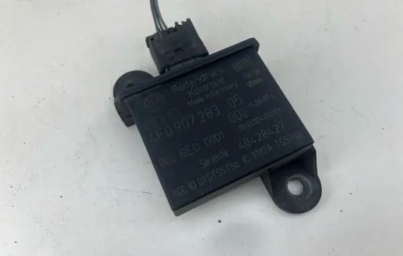 Audi A6 S6 C6 4F Tire pressure sensor 4F090728305 40428427 054300401203