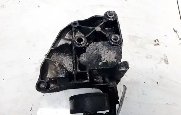 BMW 3 E46 Engine mounting bracket 64557787319