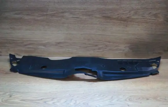 Toyota Corolla Verso AR10 Radiator trim 532890F010