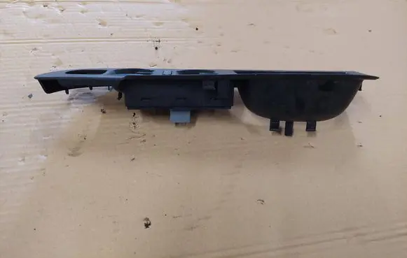 Volkswagen Golf V Electric window control switch 1K4959857A 256601S