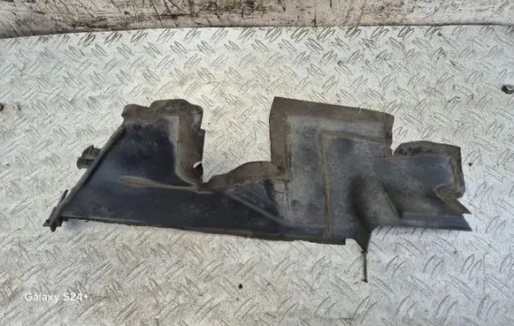 Renault Megane III Intercooler air guide/duct channel