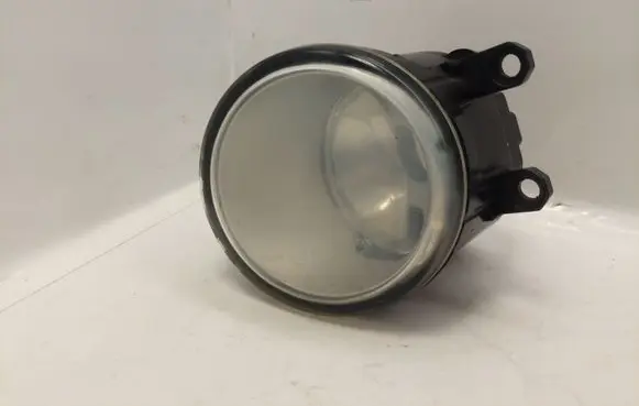 Toyota Avensis T250 Front fog light 812100D040 89210656
