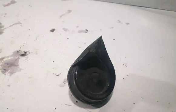 Skoda Octavia Mk2 (1Z) Horn signal E9703881157