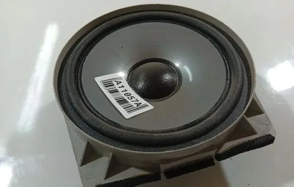 Honda FR-V Front door speaker 4D14t3
