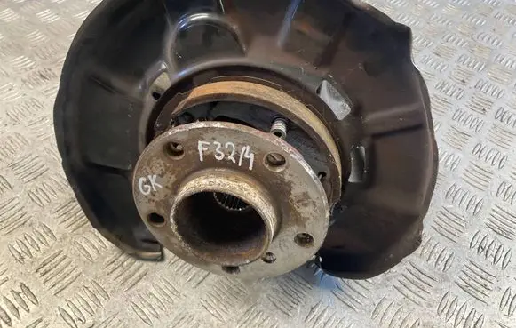 Rear wheel hub
