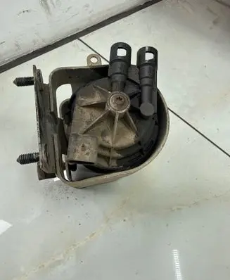 Opel Astra H Fuel filter housing 