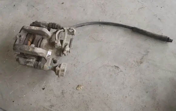 Buick Encore I Rear brake caliper 13407138