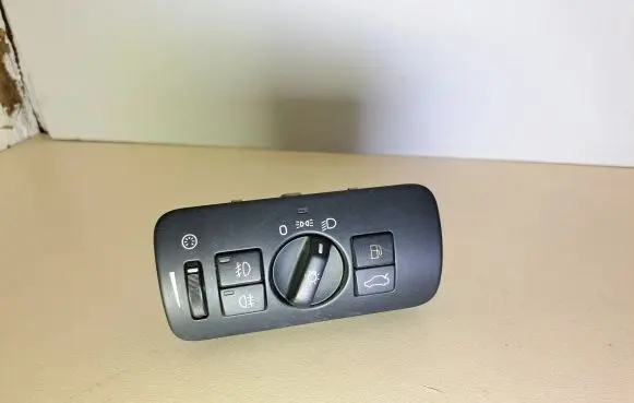 Volvo V70 Light switch 30739414 04066322