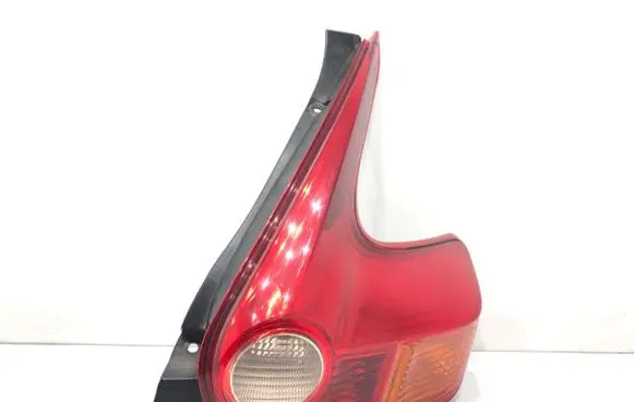Nissan Juke I F15 Rear/tail lights