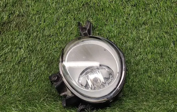 Volkswagen Touareg I Front fog light 7L6941699B