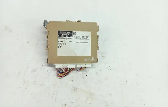 Toyota Avensis T270 Door central lock control unit/module 89990-05043 MB2325006640