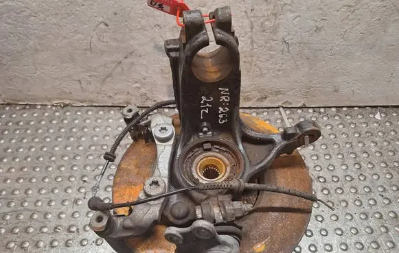 Peugeot 208 Front wheel hub spindle knuckle S14765263 P55
