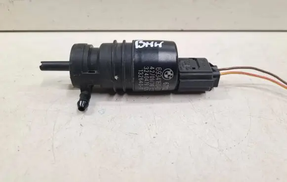 BMW 5 GT F07 Windscreen/windshield washer pump 693416001 3240479 13264011