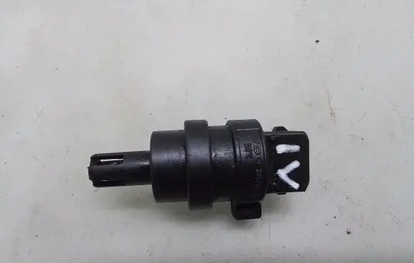 Volkswagen Golf IV Intake air temperature sensor 028906081