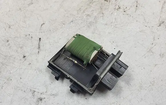 Audi A4 S4 B5 8D Heater blower motor/fan resistor 8D1959263