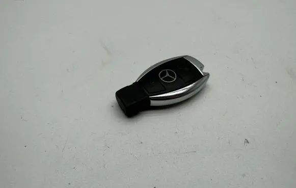 Mercedes-Benz C W205 Ignition key/card 