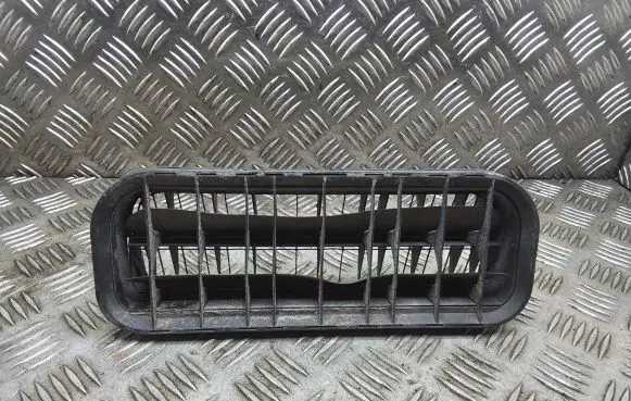 Volkswagen Multivan T5 Quarter panel pressure vent 7H0819181