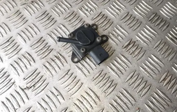 BMW 1 E81 E87 Exhaust gas pressure sensor 780801301 7808013
