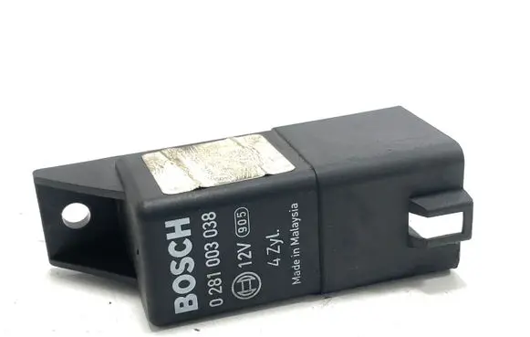 Skoda Superb B6 (3T) Glow plug pre-heat relay 038907281D 0281003038