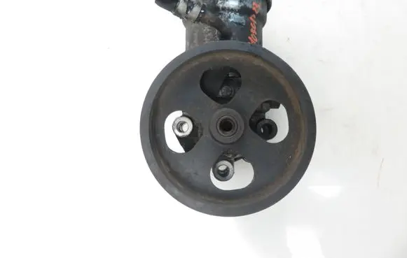 Toyota Avensis T250 Power steering pump 