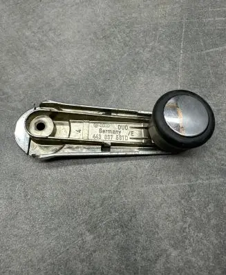 Audi A4 S4 B5 8D Front door window winding handle 443837581D