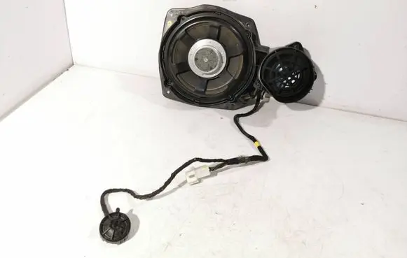 Mercedes-Benz S W221 Front door speaker A2218205802 05007B0051