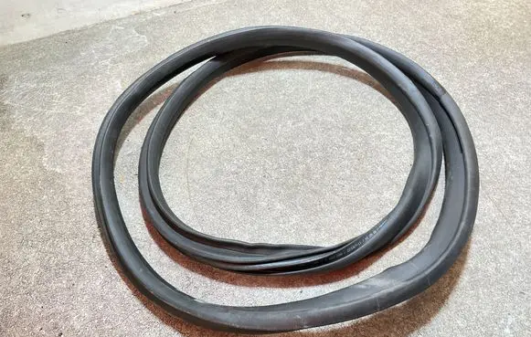 BMW 2 F44 Rubber seal rear door 7483099