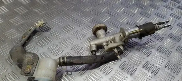 Nissan Almera N16 Clutch master cylinder