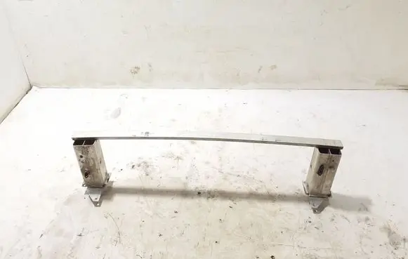 Volvo XC90 Radiator mount bracket 32246763