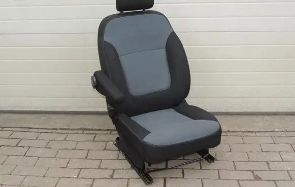 Opel Vivaro Front driver seat 95517378 95517384